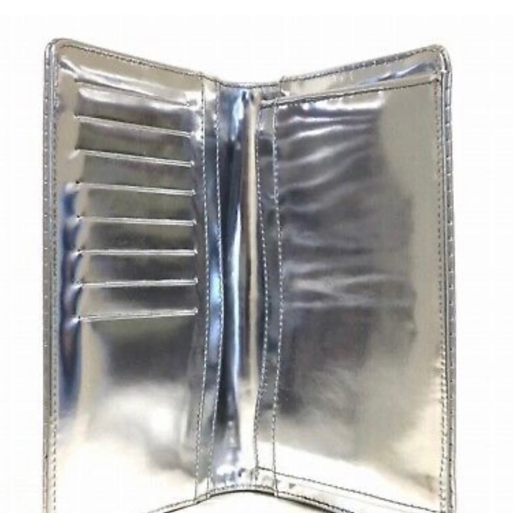 CHANEL Matelasse Chocolate Bar Rare Metallic Zip Around Wallet or Clutch - Picture 6 of 15
